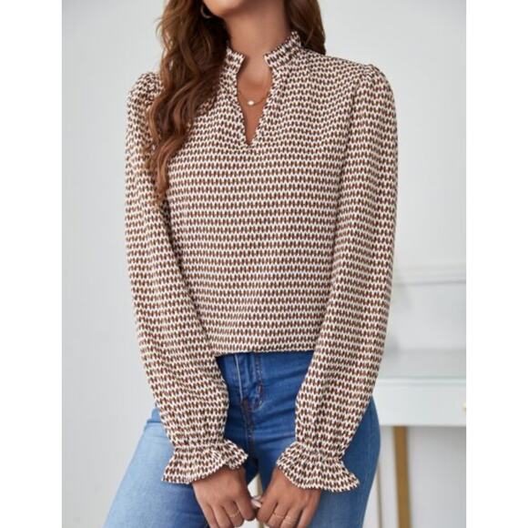 Allover Print Notched Neck Flounce Sleeve Blouse Size Small - Picture 3 of 11